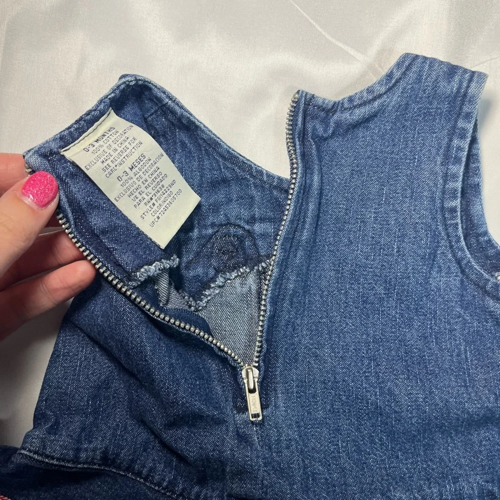 Vintage Faded Glory Baby Denim Dress 0-3M Red Trim Swirl Ruffle Zip‎ Back